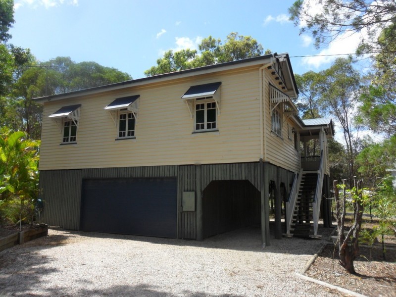 6 Blue Bay Crescent, Macleay Island QLD 4184