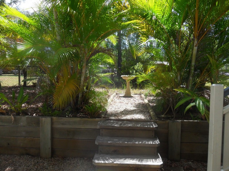 6 Blue Bay Crescent, Macleay Island QLD 4184