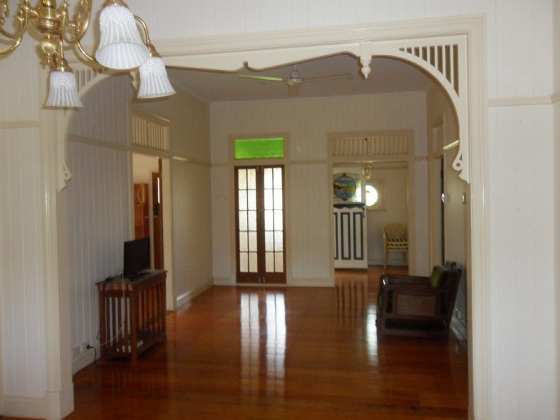 6 Blue Bay Crescent, Macleay Island QLD 4184