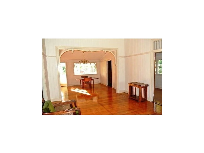6 Blue Bay Crescent, Macleay Island QLD 4184