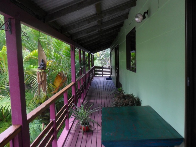 16 Hastings Terrace, Macleay Island QLD 4184