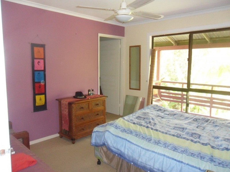 16 Hastings Terrace, Macleay Island QLD 4184