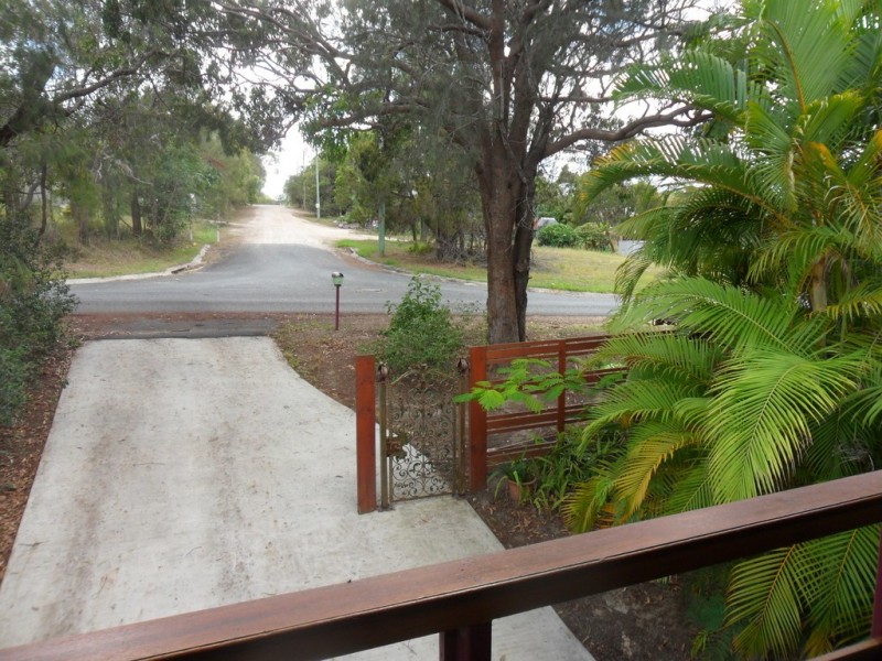 16 Hastings Terrace, Macleay Island QLD 4184