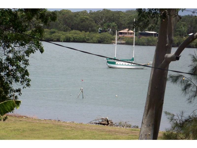 51 Tina Ave, Lamb Island QLD 4184