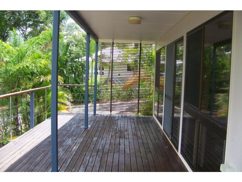 51 Tina Ave, Lamb Island QLD 4184