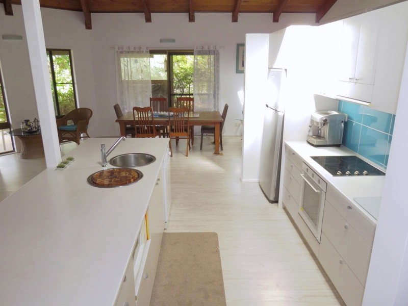 66 The Esplanade, Karragarra Island QLD 4184