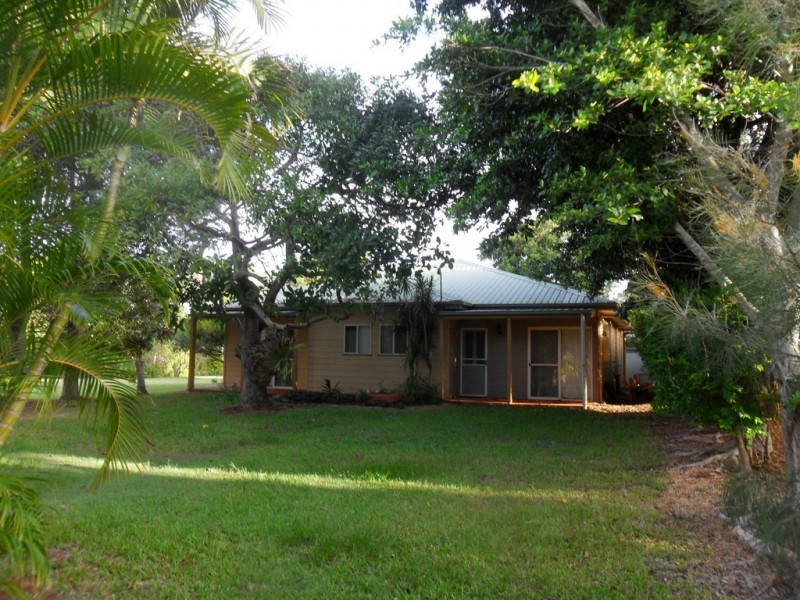 34 Noyes Parade, Karragarra Island QLD 4184