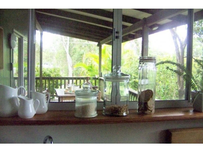 7-9 PINE AV, Lamb Island QLD 4184