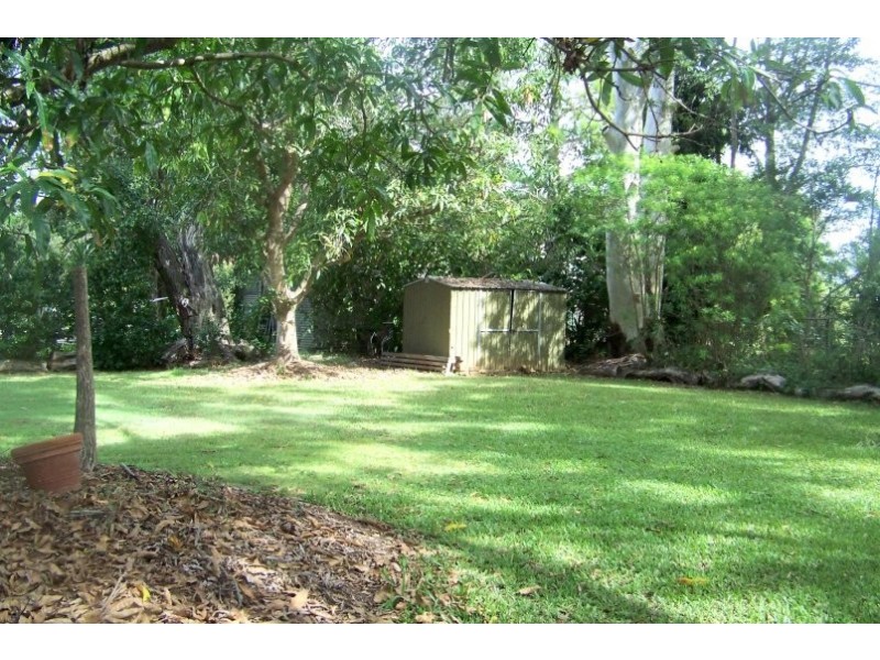 7-9 PINE AV, Lamb Island QLD 4184