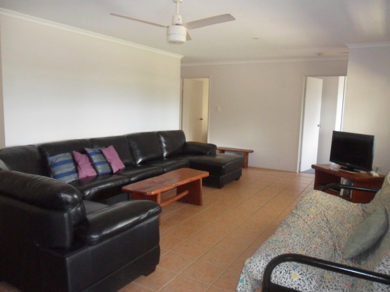 19 Oomool Street, Macleay Island QLD 4184