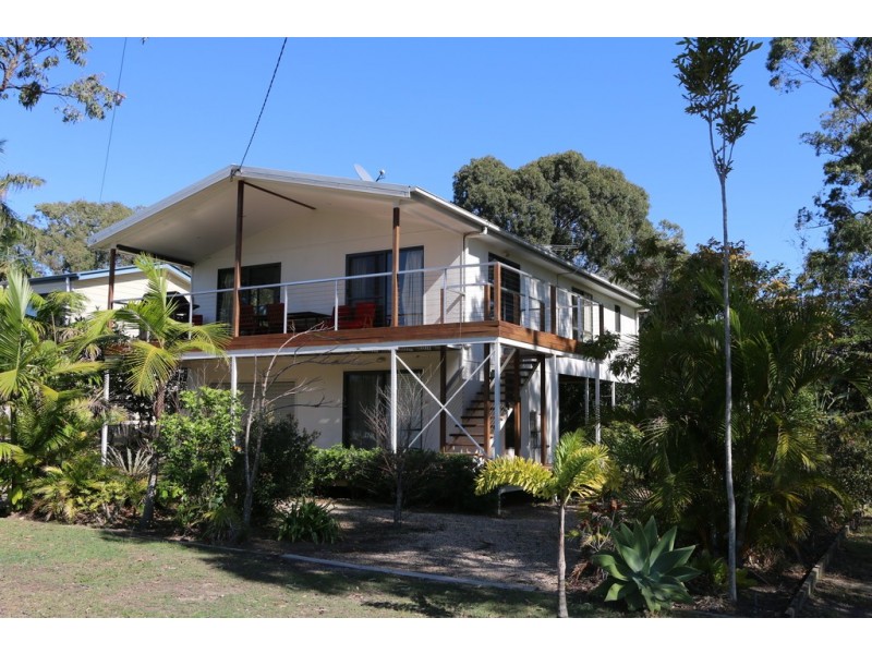 15 Alkira Street, Macleay Island QLD 4184