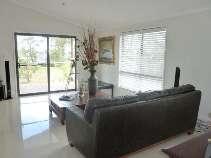 15 Alkira Street, Macleay Island QLD 4184