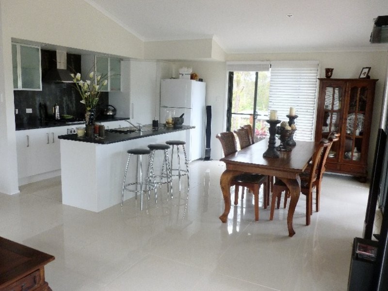 15 Alkira Street, Macleay Island QLD 4184