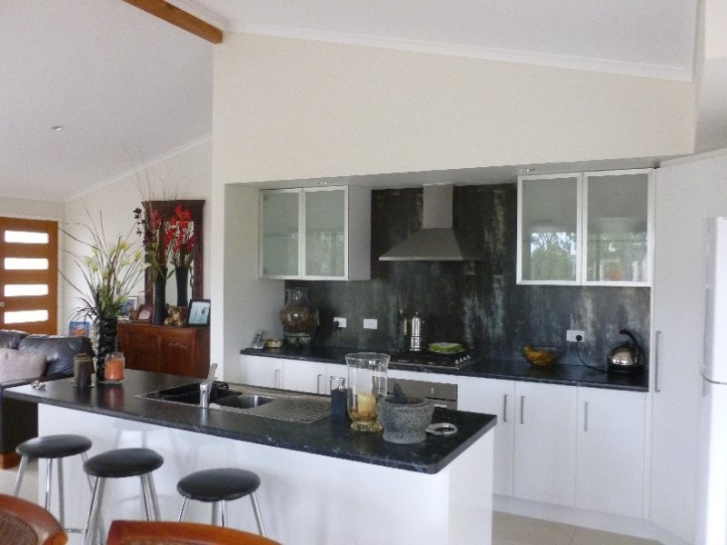 15 Alkira Street, Macleay Island QLD 4184