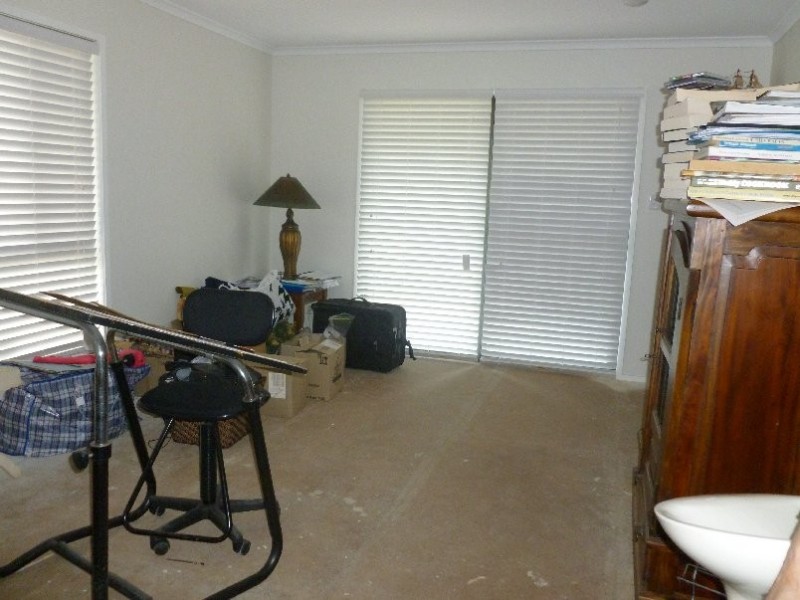 15 Alkira Street, Macleay Island QLD 4184