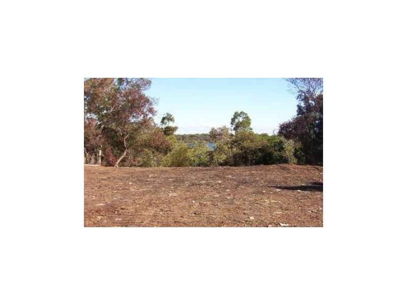 32 Calm Waters Crescent, Macleay Island QLD 4184