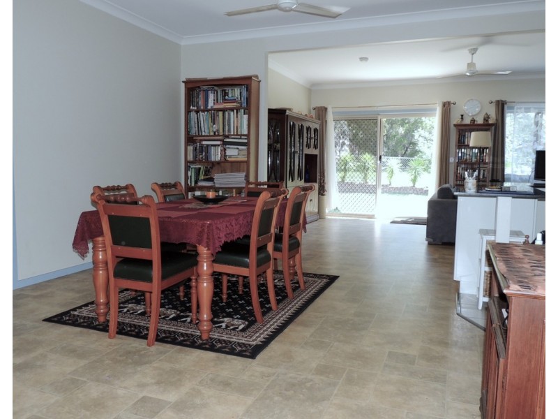 9 Citron Street, Macleay Island QLD 4184