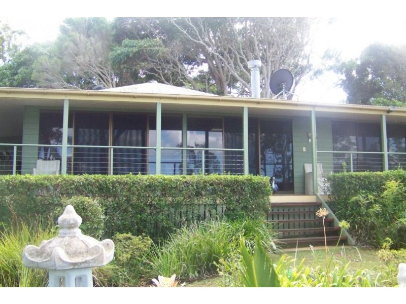 52 TINA AV, Lamb Island QLD 4184