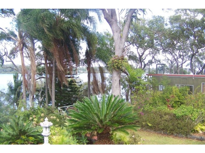 52 TINA AV, Lamb Island QLD 4184