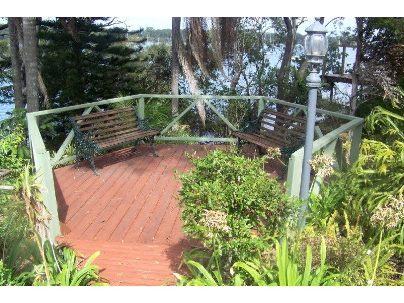 52 TINA AV, Lamb Island QLD 4184