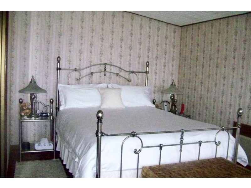 52 TINA AV, Lamb Island QLD 4184