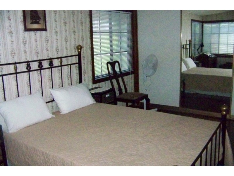 52 TINA AV, Lamb Island QLD 4184