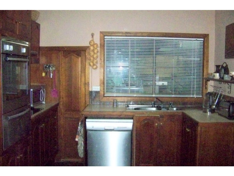 52 TINA AV, Lamb Island QLD 4184