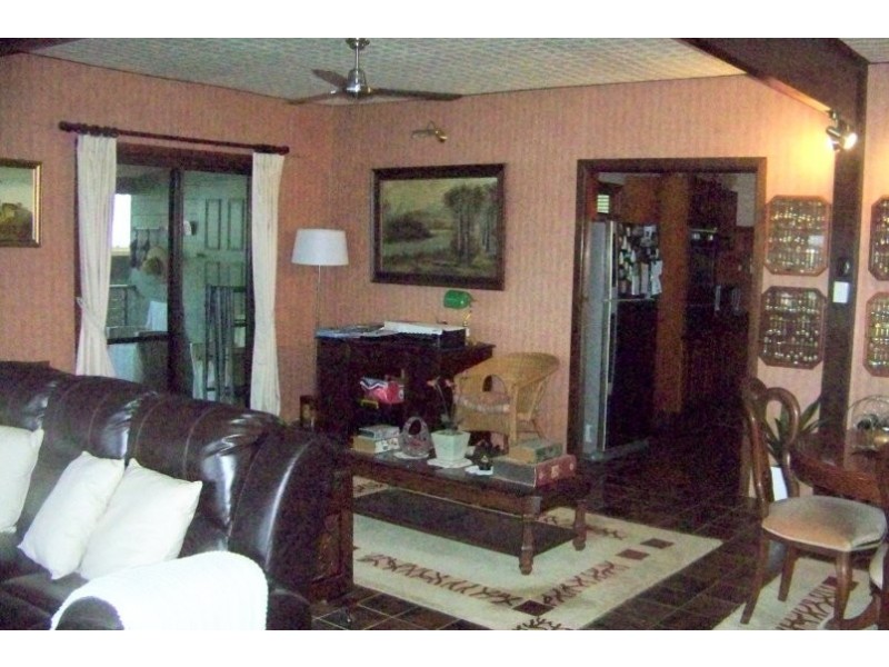 52 TINA AV, Lamb Island QLD 4184