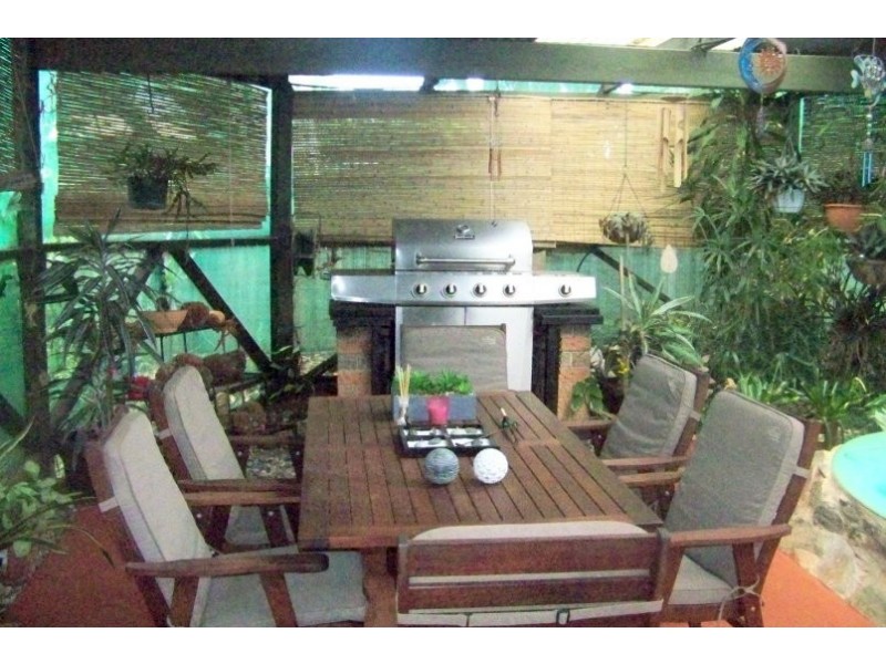 52 TINA AV, Lamb Island QLD 4184