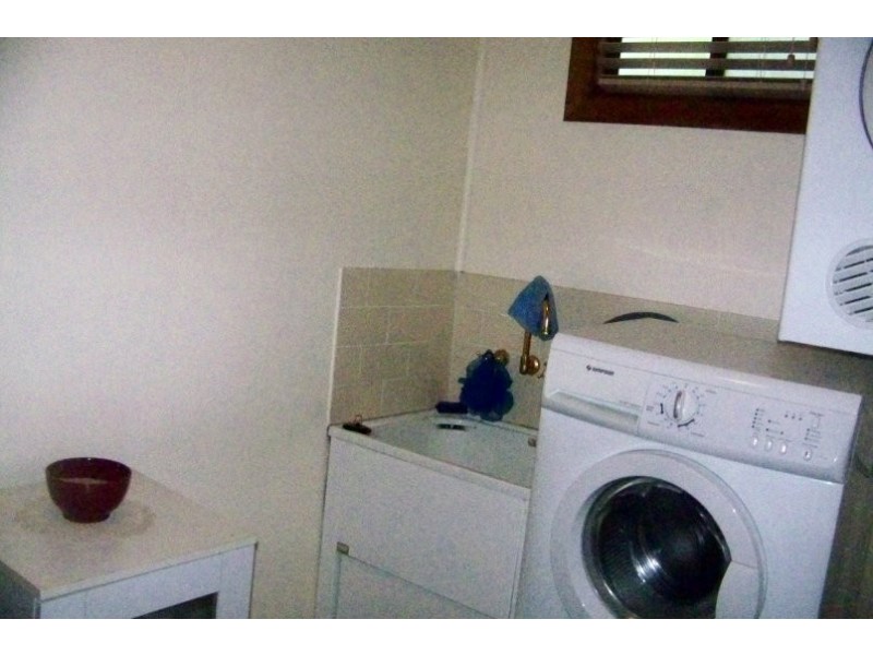 52 TINA AV, Lamb Island QLD 4184