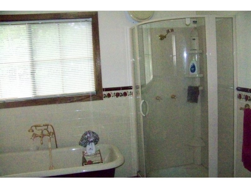 52 TINA AV, Lamb Island QLD 4184