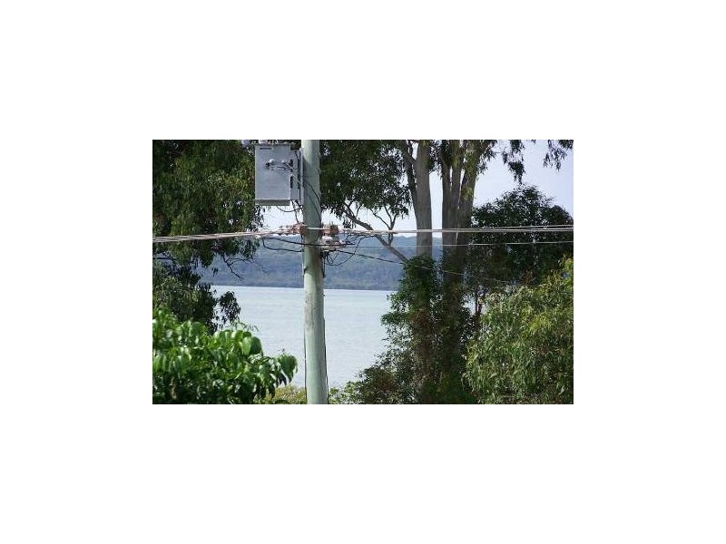 2-4 SHELLY CRES, Lamb Island QLD 4184