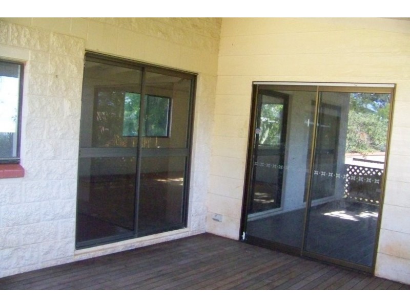 2-4 SHELLY CRES, Lamb Island QLD 4184
