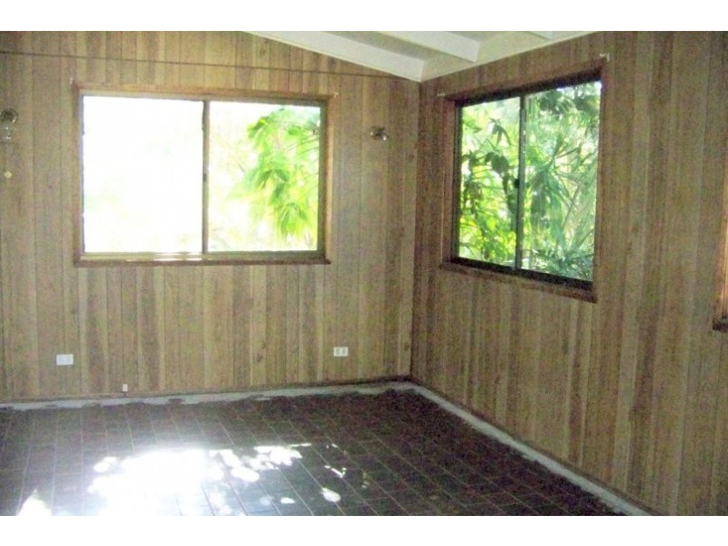 2-4 SHELLY CRES, Lamb Island QLD 4184