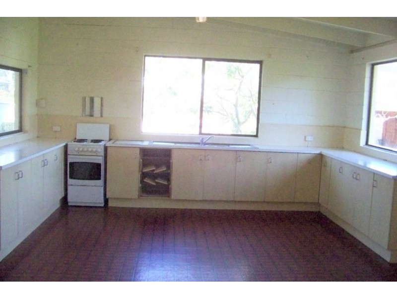 2-4 SHELLY CRES, Lamb Island QLD 4184