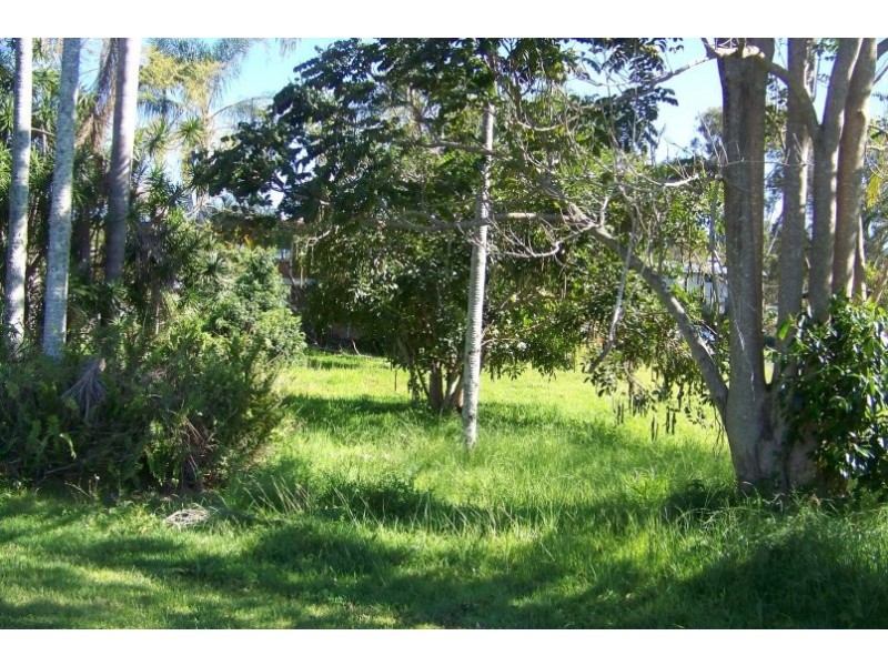 2-4 SHELLY CRES, Lamb Island QLD 4184