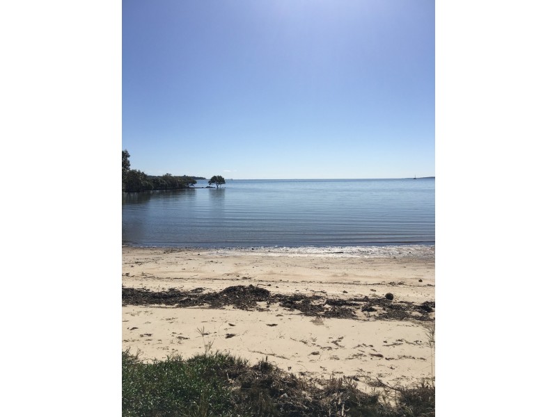 69 Coondooroopa, Macleay Island QLD 4184