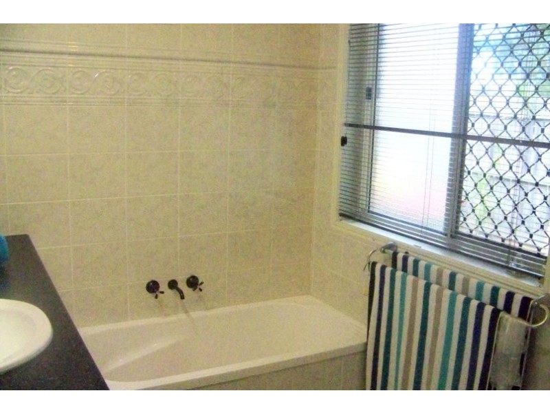 27-35 LOVELL PDE, Lamb Island QLD 4184