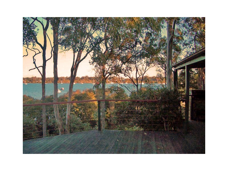 6 COWES STREET, Macleay Island QLD 4184