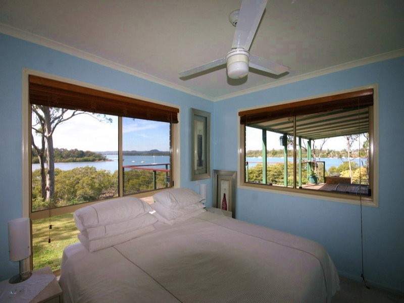 6 COWES STREET, Macleay Island QLD 4184