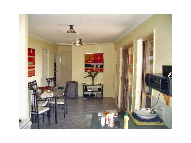 6 COWES STREET, Macleay Island QLD 4184
