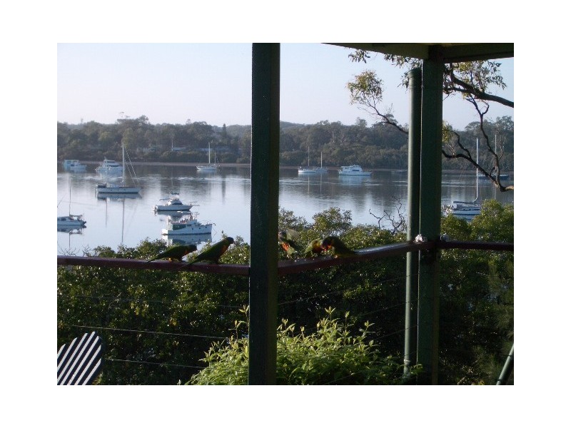6 COWES STREET, Macleay Island QLD 4184