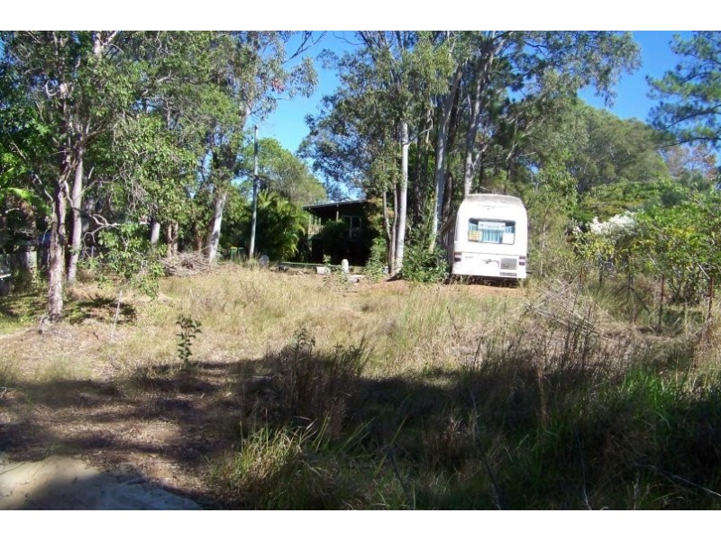 10 PINE av, Lamb Island QLD 4184