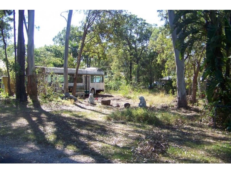 10 PINE av, Lamb Island QLD 4184