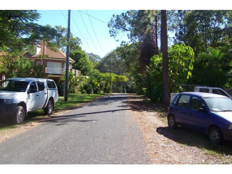 10 PINE av, Lamb Island QLD 4184