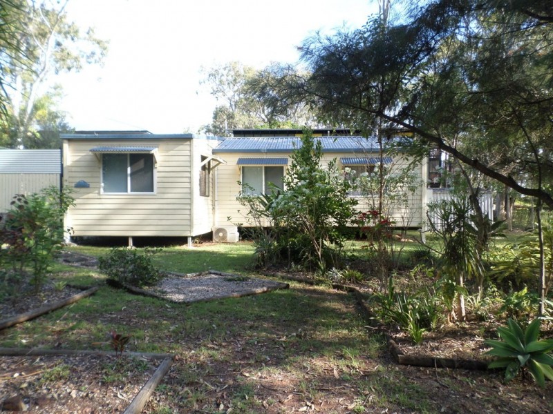 25 COLUMBIA STREET, Macleay Island QLD 4184