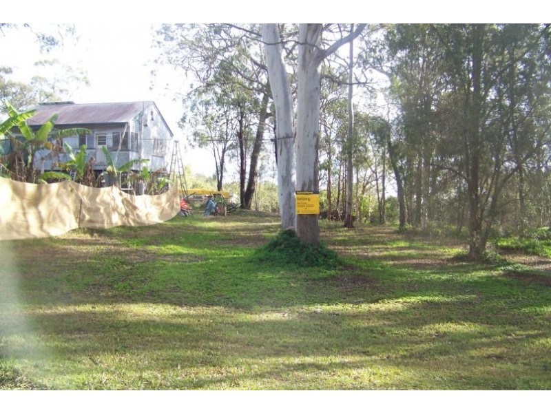 37 PERULPA DR, Lamb Island QLD 4184