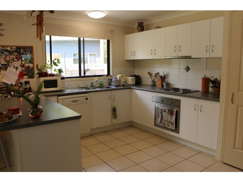 15 Kevin Street, Macleay Island QLD 4184