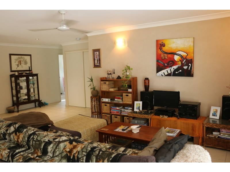 15 Kevin Street, Macleay Island QLD 4184