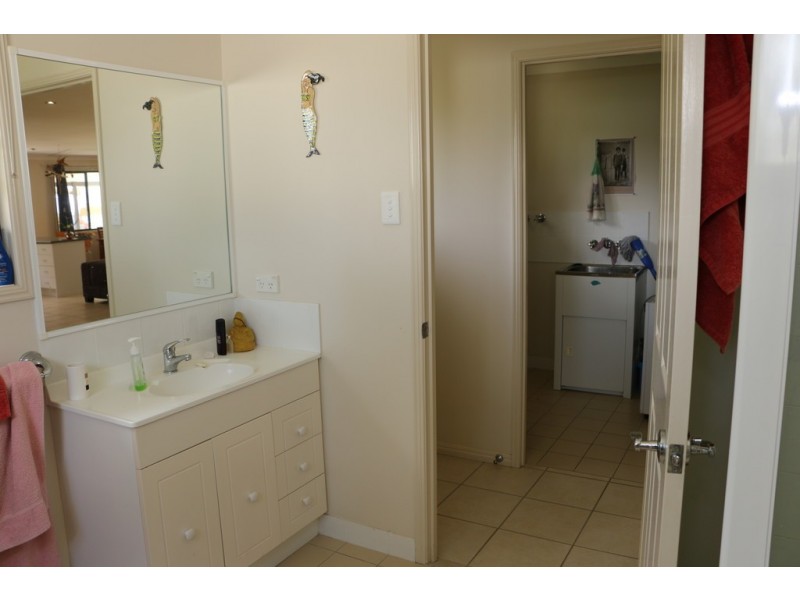 15 Kevin Street, Macleay Island QLD 4184